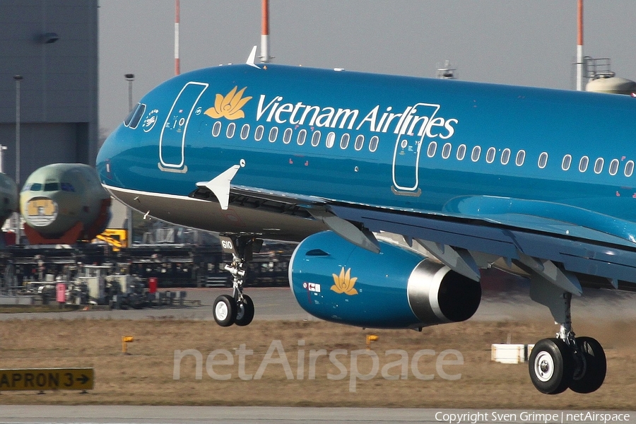 Vietnam Airlines Airbus A321-231 (D-AZAU) | Photo 41328