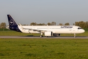 Lufthansa Airbus A321-271NX (D-AZWM) at  Hamburg - Finkenwerder, Germany