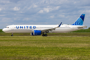 United Airlines Airbus A321-271NX (D-AZWZ) at  Hamburg - Finkenwerder, Germany