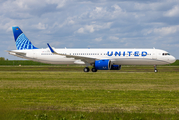 United Airlines Airbus A321-271NX (D-AZWZ) at  Hamburg - Finkenwerder, Germany