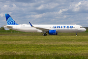 United Airlines Airbus A321-271NX (D-AZWZ) at  Hamburg - Finkenwerder, Germany