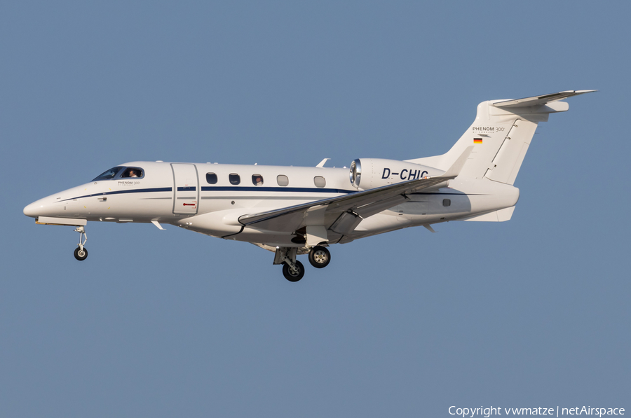 Air Hamburg Embraer EMB-505 Phenom 300 (D-CHIC) | Photo 573650