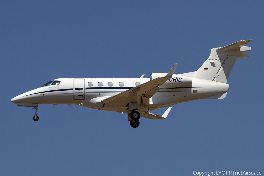 Vibro Air Flugservice Embraer EMB-505 Phenom 300 (D-CHIC) | Photo 414454