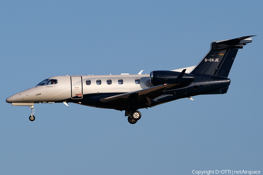 Air Hamburg Embraer EMB-505 Phenom 300 (D-CKJE) | Photo 450320