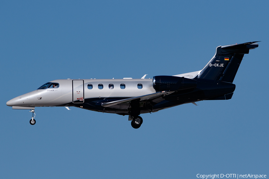 Air Hamburg Embraer EMB-505 Phenom 300 (D-CKJE) | Photo 451845