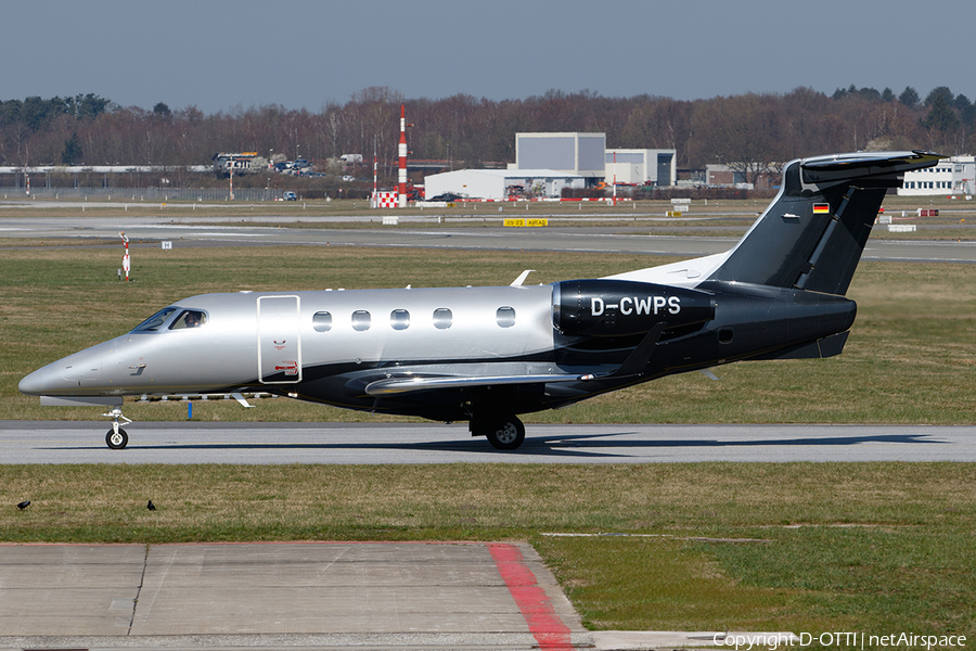 (Private) Embraer EMB-505 Phenom 300 (D-CWPS) | Photo 439805