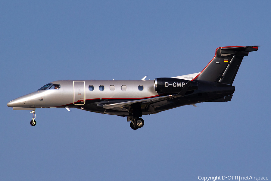 (Private) Embraer EMB-505 Phenom 300 (D-CWPS) | Photo 573543