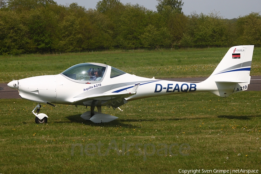 (Private) Aquila A210 (D-EAQB) | Photo 571684