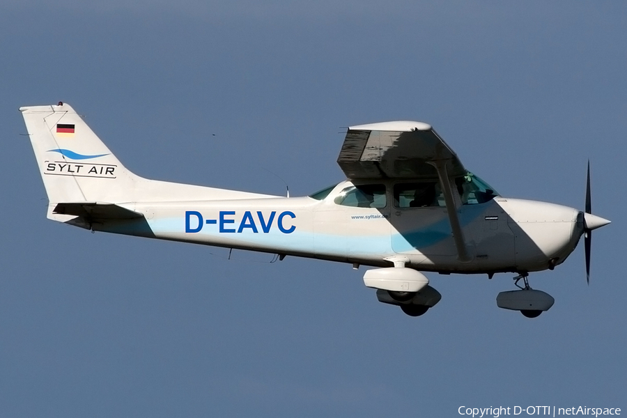 Sylt Air Cessna F172N Skyhawk II (D-EAVC) | Photo 213366