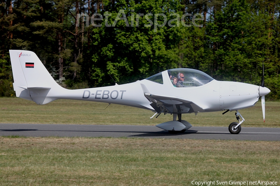 FSV Cumulus Uelzen Aquila A210 (D-EBOT) | Photo 575665