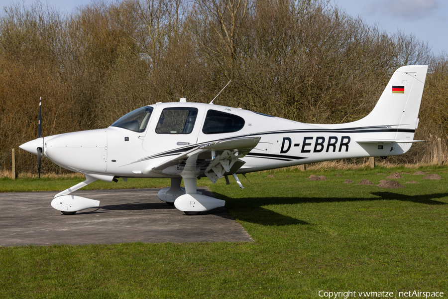 (Private) Cirrus SR20 G6 (D-EBRR) | Photo 616067