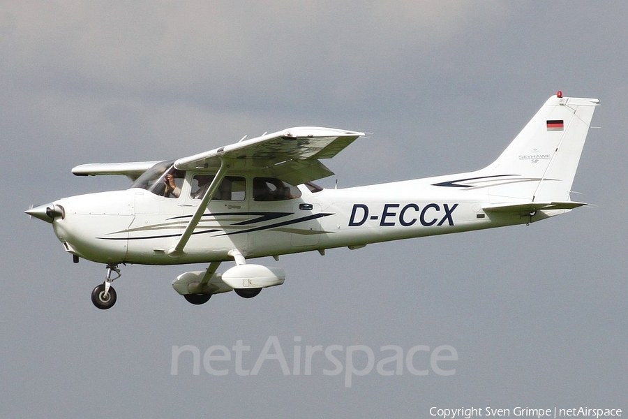 Air Hamburg Cessna 172S Skyhawk SP (D-ECCX) | Photo 26486