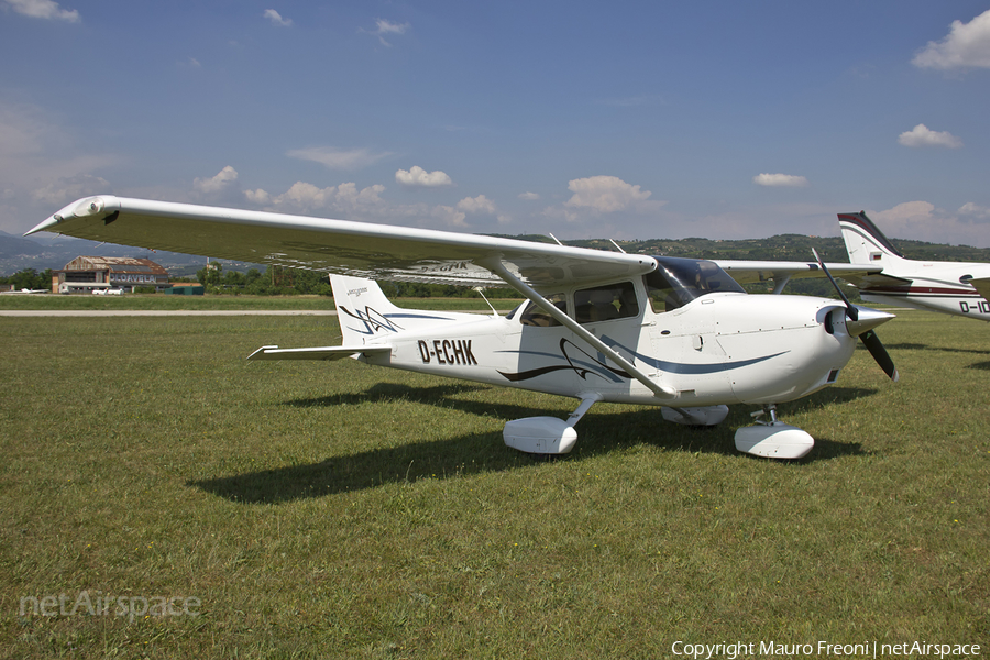(Private) Cessna 172S Skyhawk SP (D-ECHK) | Photo 28918