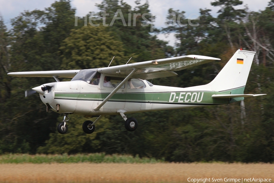 (Private) Cessna F172K Skyhawk (D-ECOU) | Photo 468647
