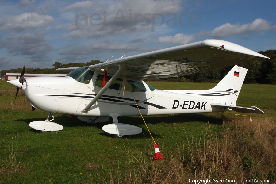 (Private) Cessna 172N Skyhawk II (D-EDAK) | Photo 530131