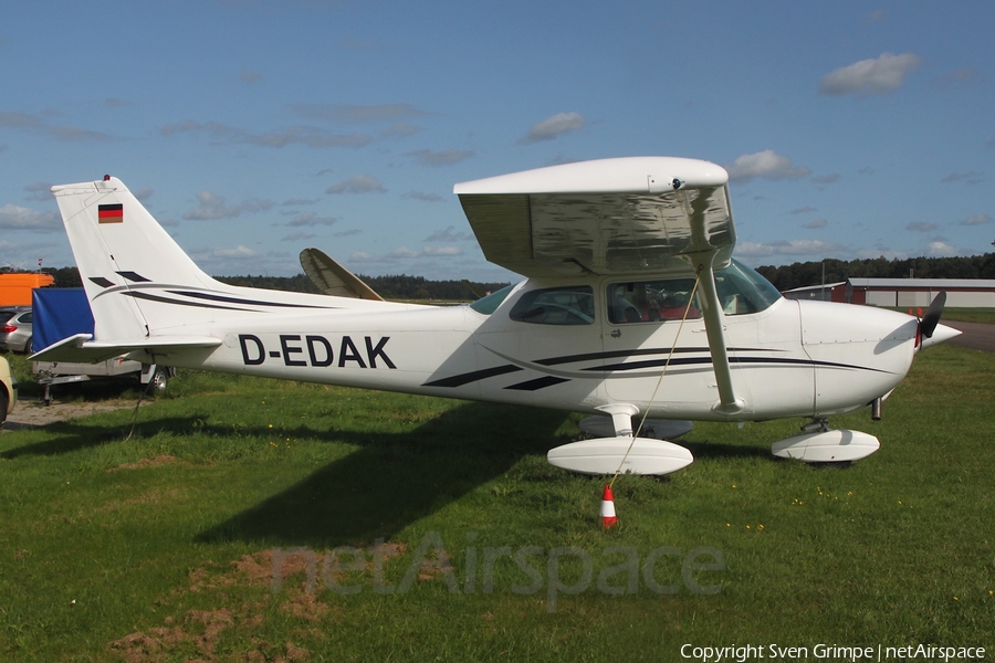 (Private) Cessna 172N Skyhawk II (D-EDAK) | Photo 641449