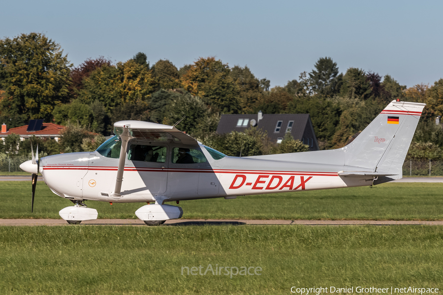 HFC Hamburg Cessna 172M Skyhawk (D-EDAX) | Photo 88042