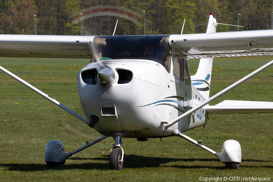 Air Hamburg Cessna 172S Skyhawk SP (D-EDDH) | Photo 314650