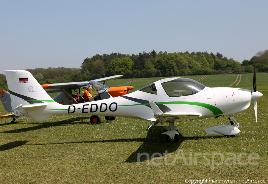 (Private) Aquila A210 (D-EDDO) | Photo 242398