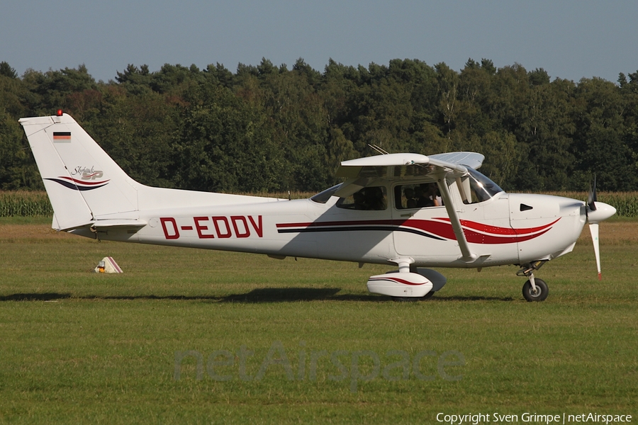 Aerowest Flugcharter Cessna 172S Skyhawk SP (D-EDDV) | Photo 584839