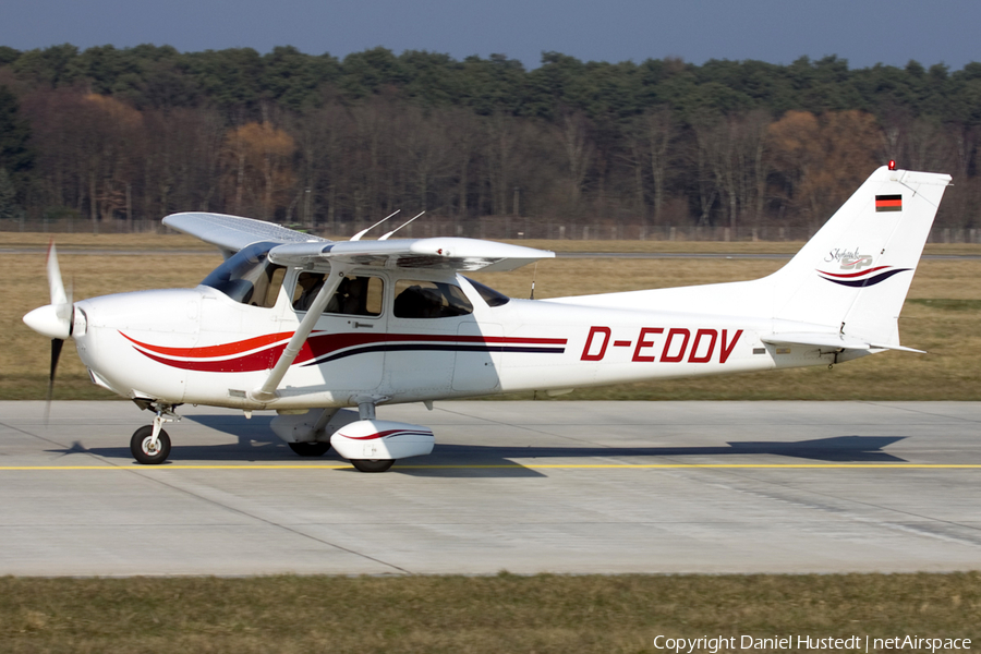 Aerowest Flugcharter Cessna 172S Skyhawk SP (D-EDDV) | Photo 547619