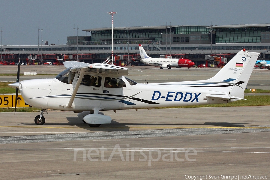 (Private) Cessna 172S Skyhawk SP (D-EDDX) | Photo 52451