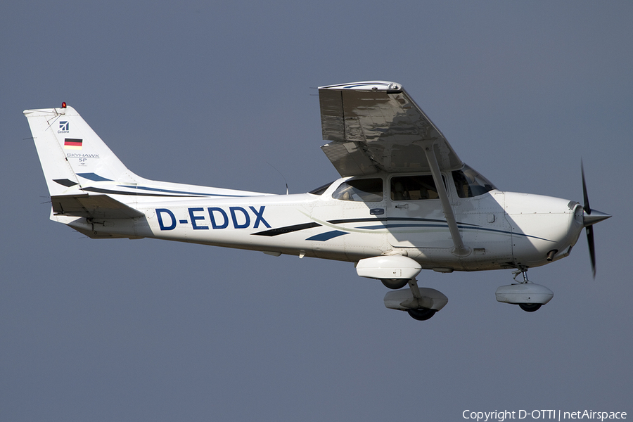 Air Hamburg Cessna 172S Skyhawk SP (D-EDDX) | Photo 304861
