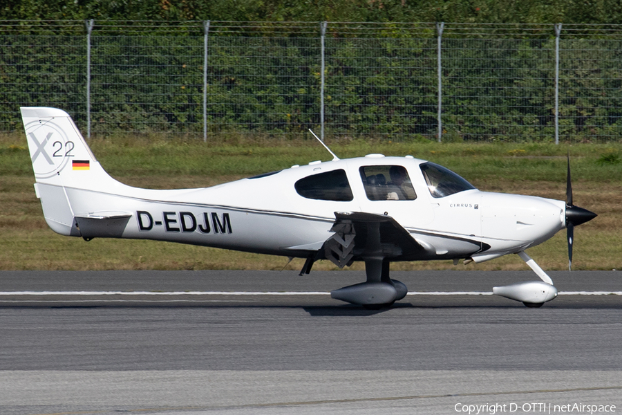 (Private) Cirrus SR22 G3 GTS X (D-EDJM) | Photo 400572