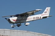 Canair Luftfahrtunternehmen Cessna 172S Skyhawk SP (D-EDLB) at  Neumuenster, Germany