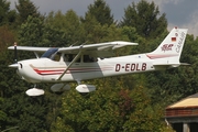 Canair Luftfahrtunternehmen Cessna 172S Skyhawk SP (D-EDLB) at  Neumuenster, Germany