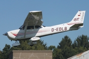 Canair Luftfahrtunternehmen Cessna 172S Skyhawk SP (D-EDLB) at  Neumuenster, Germany