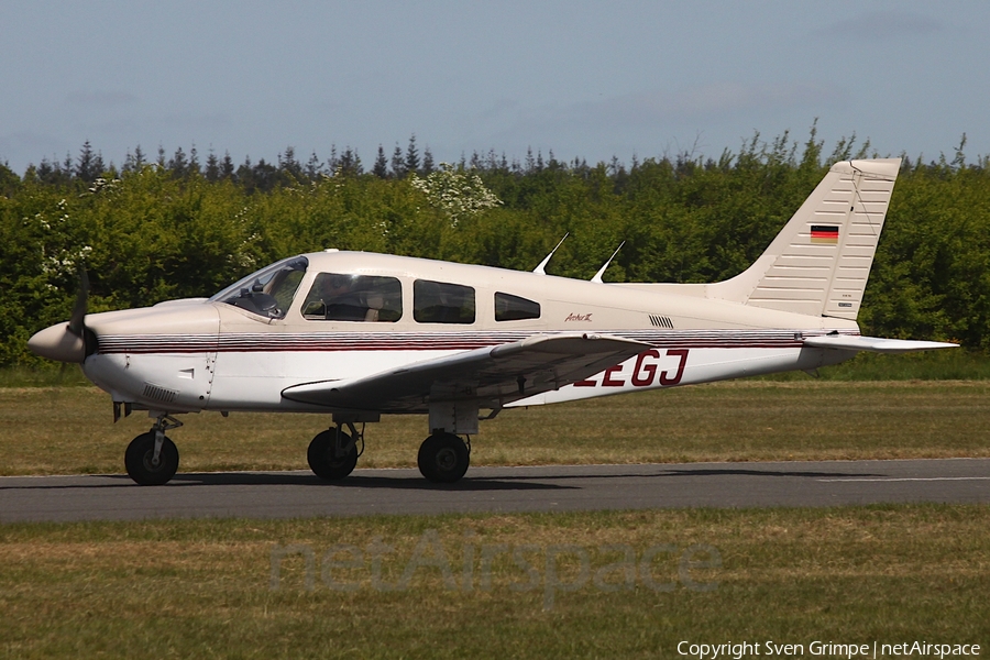 (Private) Piper PA-28-181 Archer II (D-EEGJ) | Photo 570291