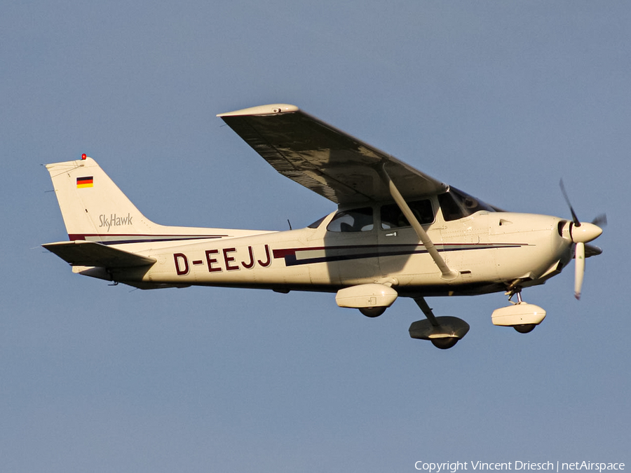 HFC Hamburg Cessna 172R Skyhawk (D-EEJJ) | Photo 535280
