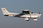 HFC Hamburg Cessna 172P Skyhawk (D-EFLL) at  Hamburg - Fuhlsbuettel (Helmut Schmidt), Germany