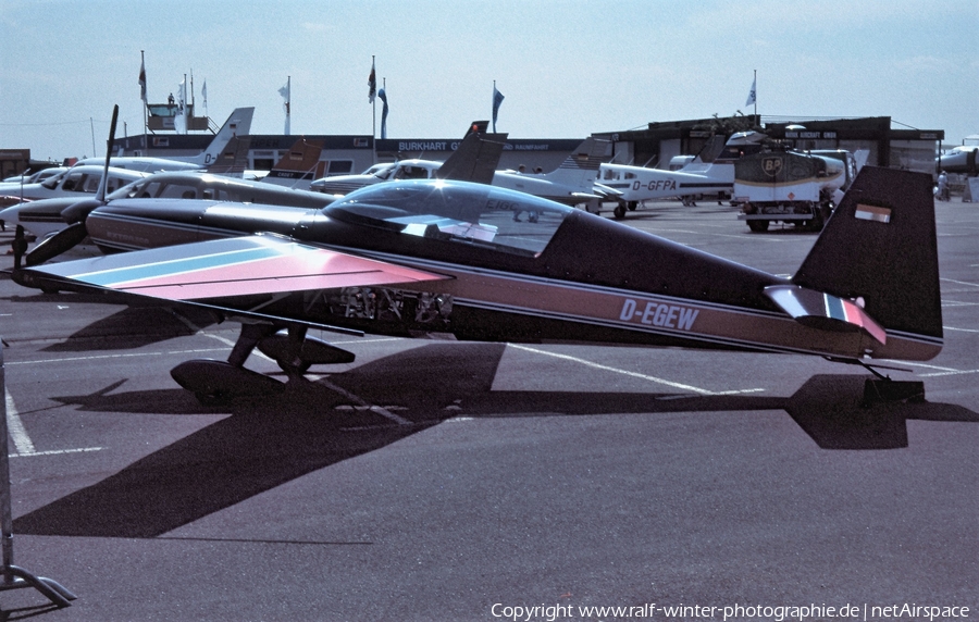 (Private) Extra EA-300 (D-EGEW) | Photo 569616