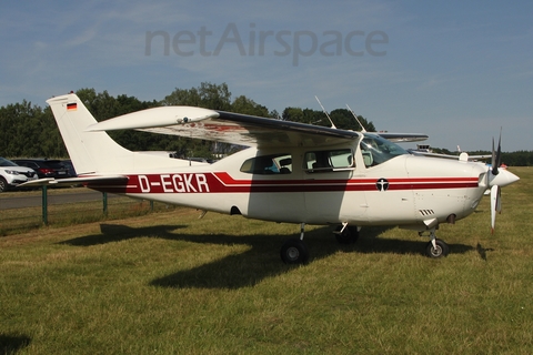 (Private) Cessna T210M Turbo Centurion II (D-EGKR) at  Hodenhagen, Germany