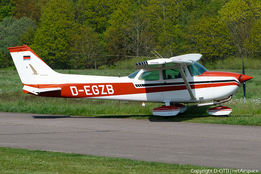 (Private) Cessna 172M Skyhawk II (D-EGZB) | Photo 450590