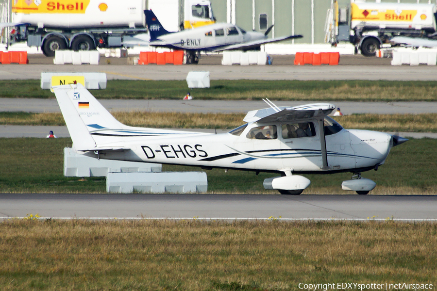 Aero-Beta Flight Training Cessna 172S Skyhawk SP (D-EHGS) | Photo 379920