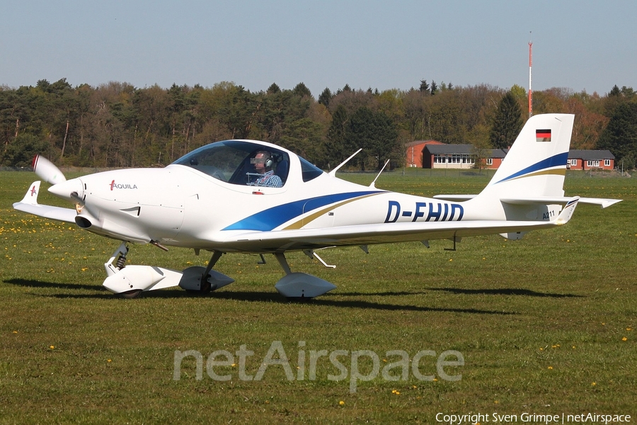 Airbus HFB Motorfluggruppe Aquila A211 (D-EHID) | Photo 314574