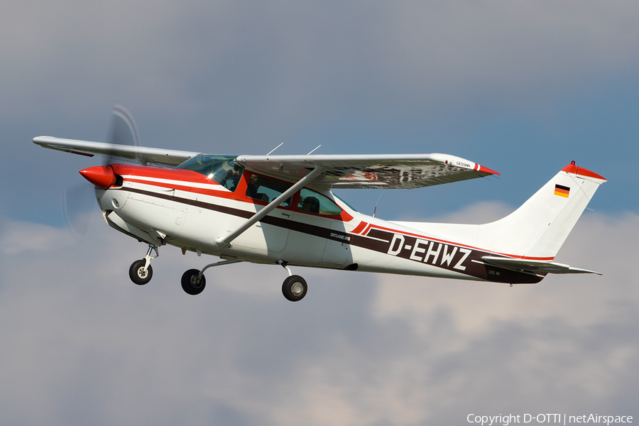 (Private) Cessna FR182 Skylane RG (D-EHWZ) | Photo 180191