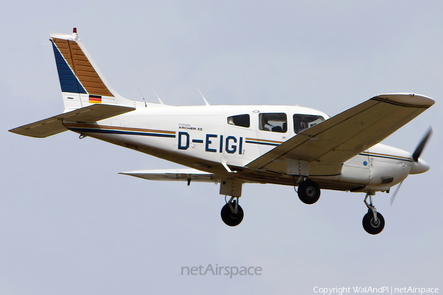 FCB Flugzeug-Charter Berlin Piper PA-28-181 Archer II (D-EIGI) | Photo 548242