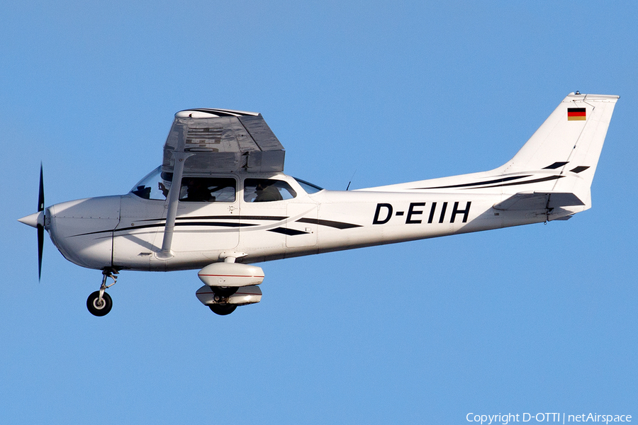 Itzehoer Luftsportverein Cessna F172M Skyhawk (D-EIIH) | Photo 427310