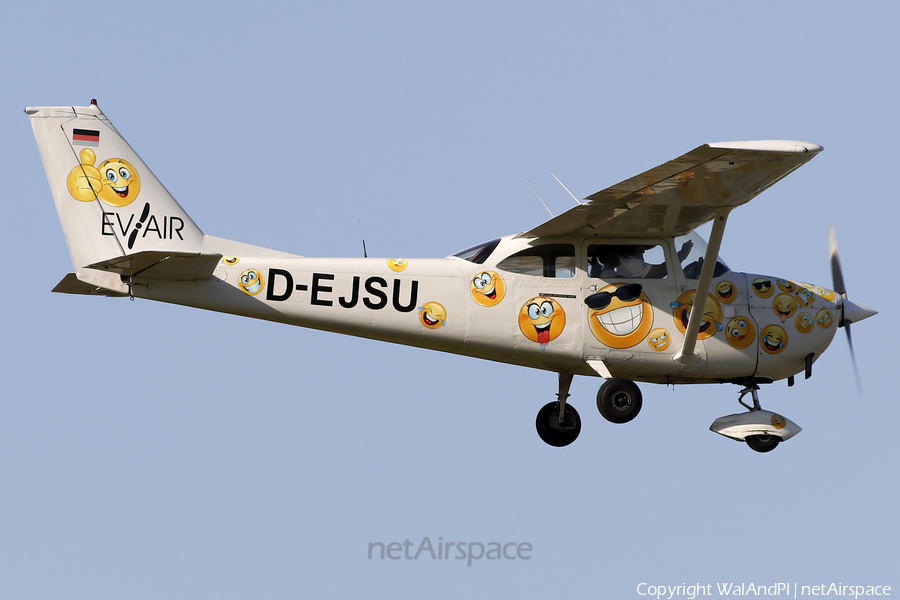 (Private) Cessna F172H Skyhawk (D-EJSU) | Photo 625865