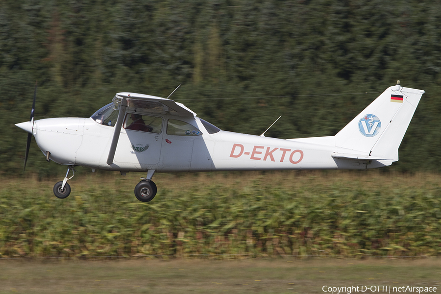 (Private) Cessna F172G Skyhawk (D-EKTO) | Photo 393021