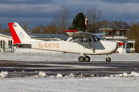 (Private) Cessna F172G Skyhawk (D-EKTO) at  Rendsburg - Schachtholm, Germany