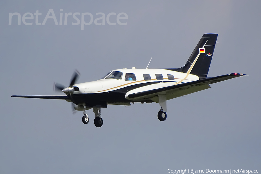 (Private) Piper PA-46-350P Malibu Mirage (D-ELDY) | Photo 461321