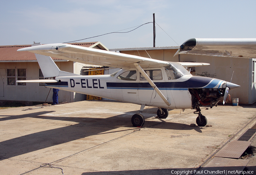 (Private) Cessna 172S Skyhawk SP (D-ELEL) | Photo 99950