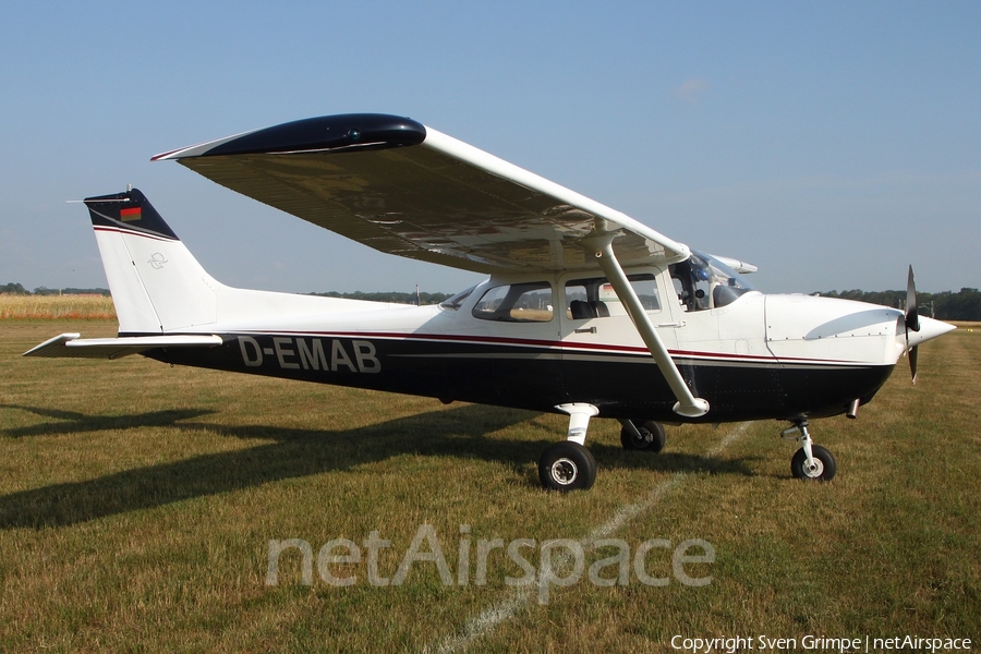 (Private) Cessna F172P Skyhawk (D-EMAB) | Photo 458148