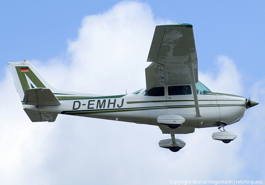 (Private) Cessna F172P Skyhawk (D-EMHJ) | Photo 125379