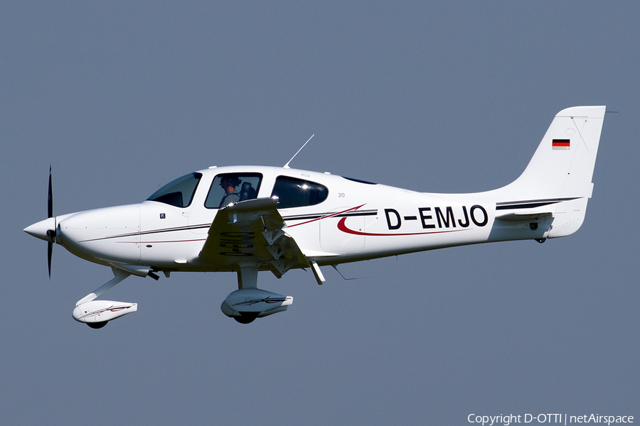 Schule für Privatpiloten Cirrus SR20 G6 (D-EMJO) | Photo 453228